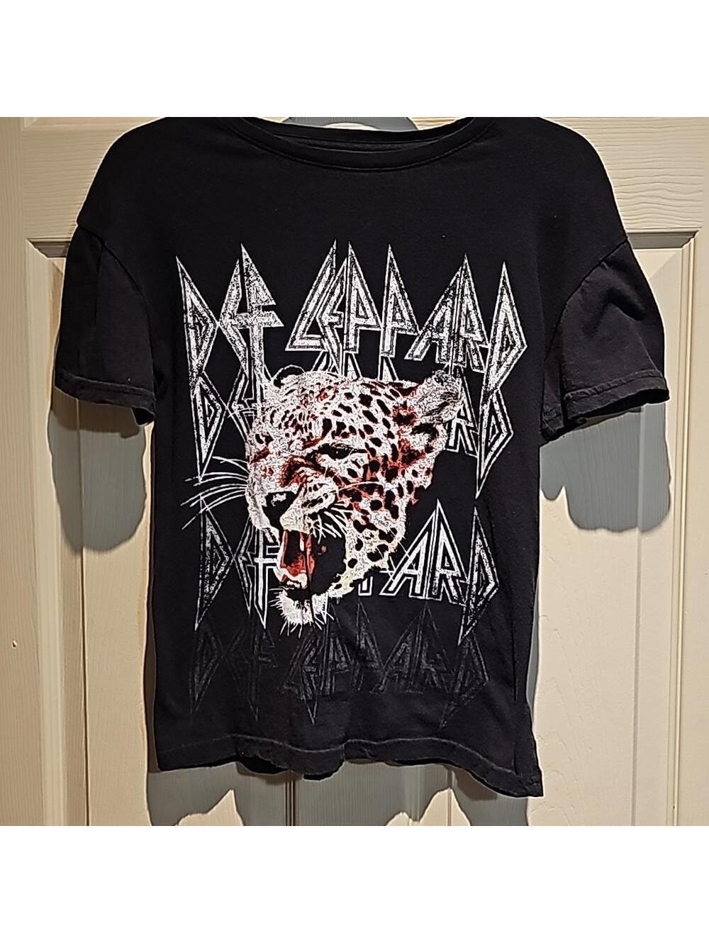 Def Leppard graphic short sleeve t shirt size S